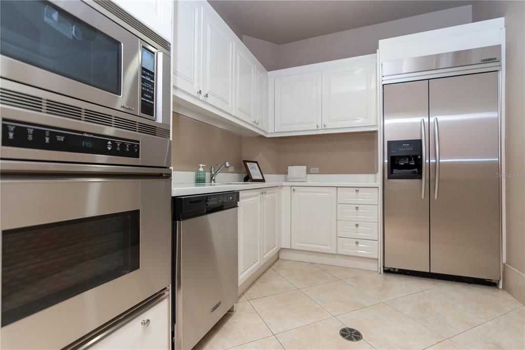 Active With Contract: $1,677,000 (4 beds, 3 baths, 2690 Square Feet)