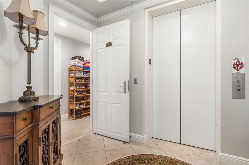 Active With Contract: $1,677,000 (4 beds, 3 baths, 2690 Square Feet)