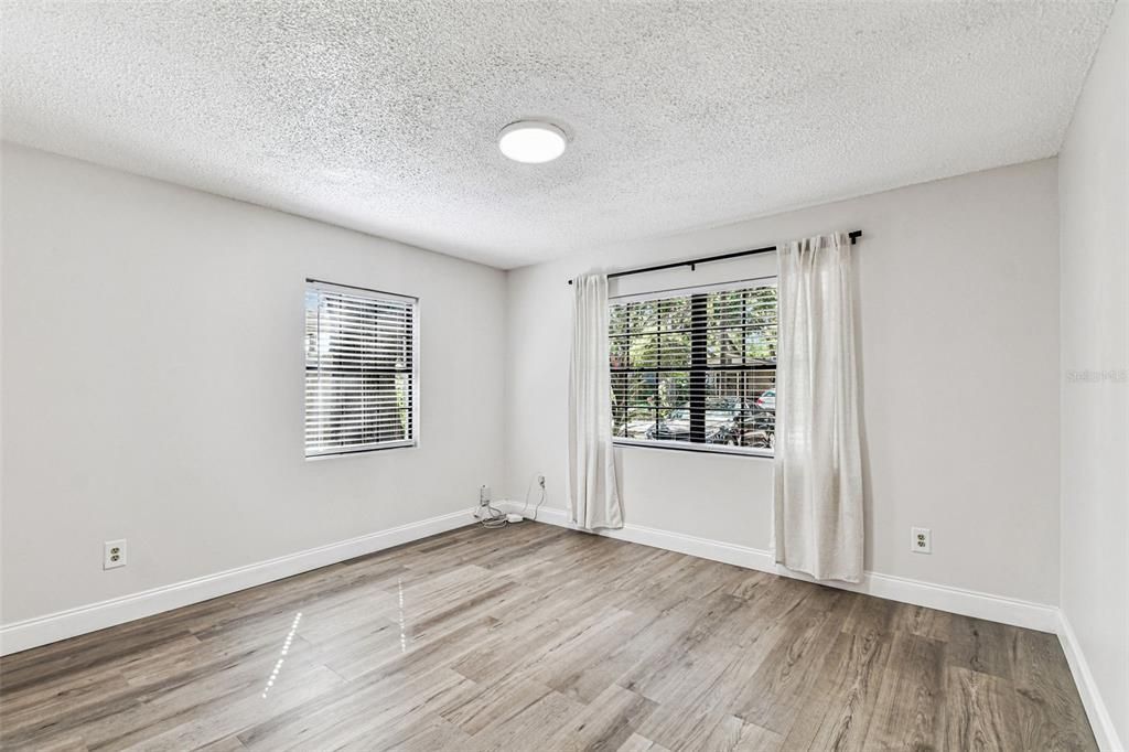 For Sale: $425,000 (3 beds, 1 baths, 1156 Square Feet)