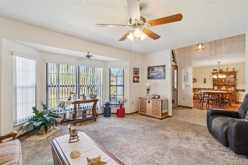 Active With Contract: $350,000 (3 beds, 2 baths, 1990 Square Feet)