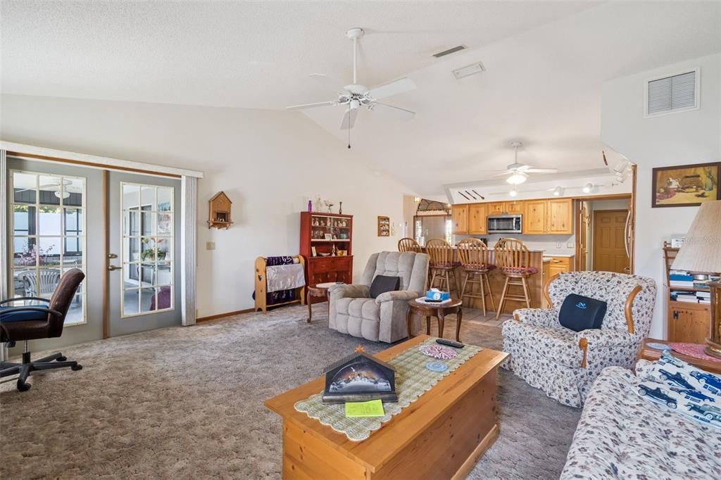 Active With Contract: $350,000 (3 beds, 2 baths, 1990 Square Feet)