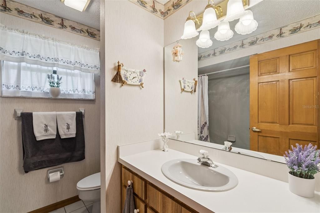 Active With Contract: $350,000 (3 beds, 2 baths, 1990 Square Feet)