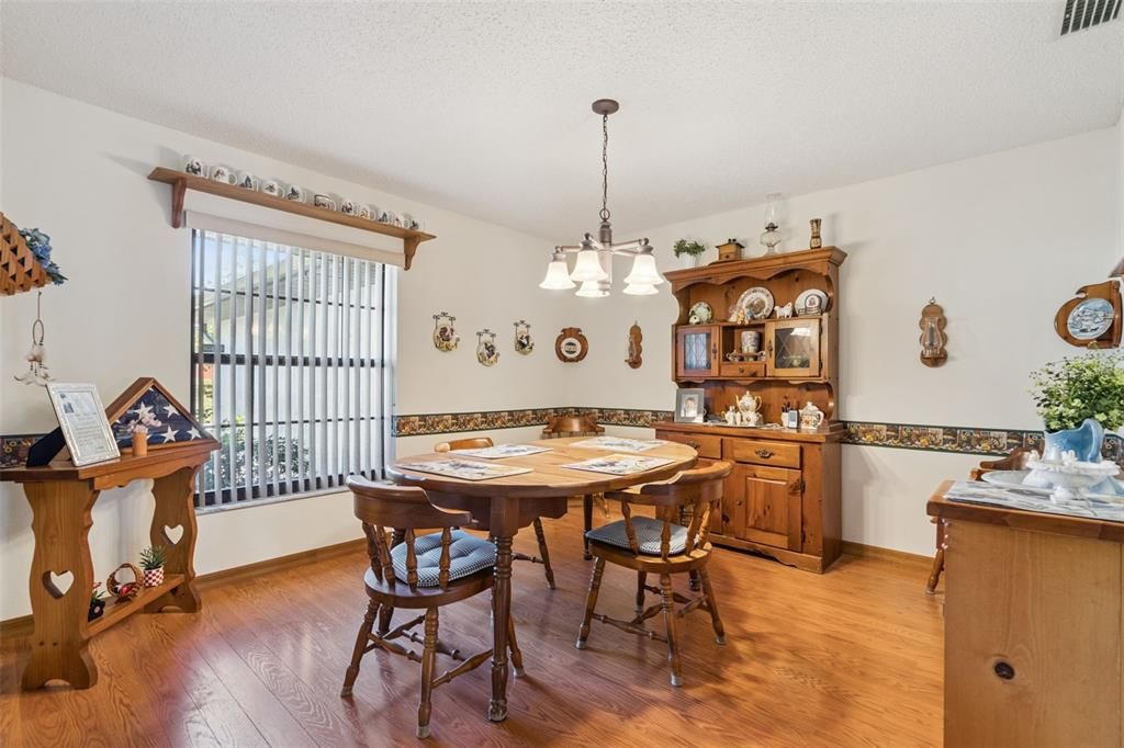 Active With Contract: $350,000 (3 beds, 2 baths, 1990 Square Feet)