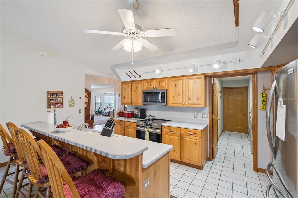 Active With Contract: $350,000 (3 beds, 2 baths, 1990 Square Feet)