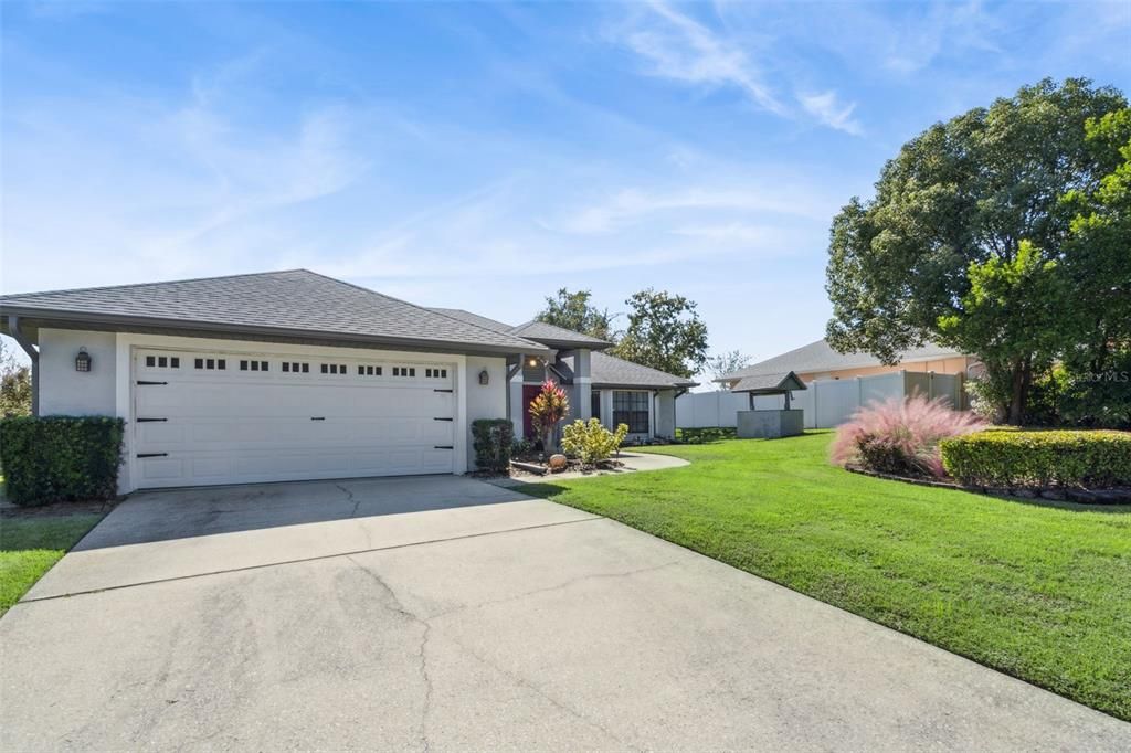 Active With Contract: $350,000 (3 beds, 2 baths, 1990 Square Feet)