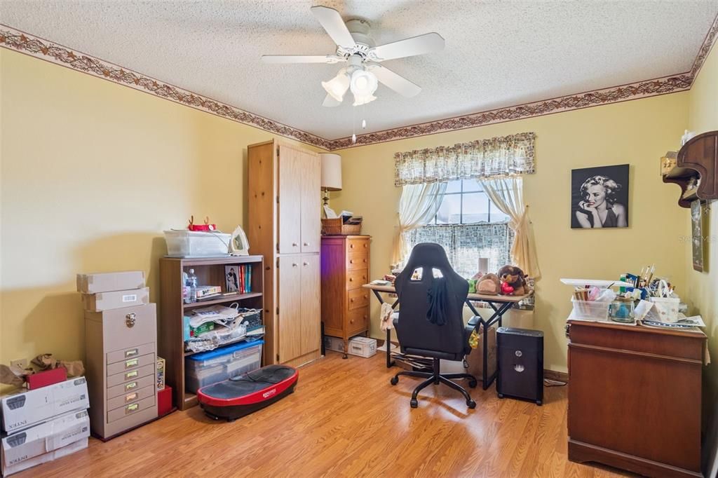 Active With Contract: $350,000 (3 beds, 2 baths, 1990 Square Feet)