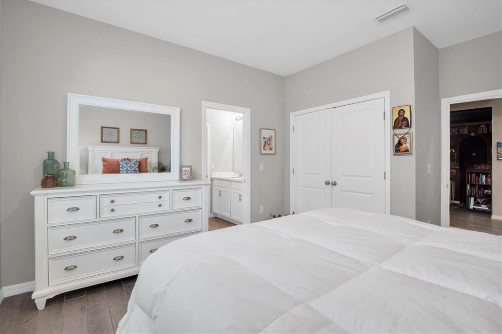 待售: $825,000 (5 贝兹, 4 浴室, 3422 平方英尺)