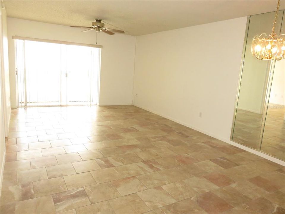 For Rent: $1,295 (2 beds, 2 baths, 935 Square Feet)