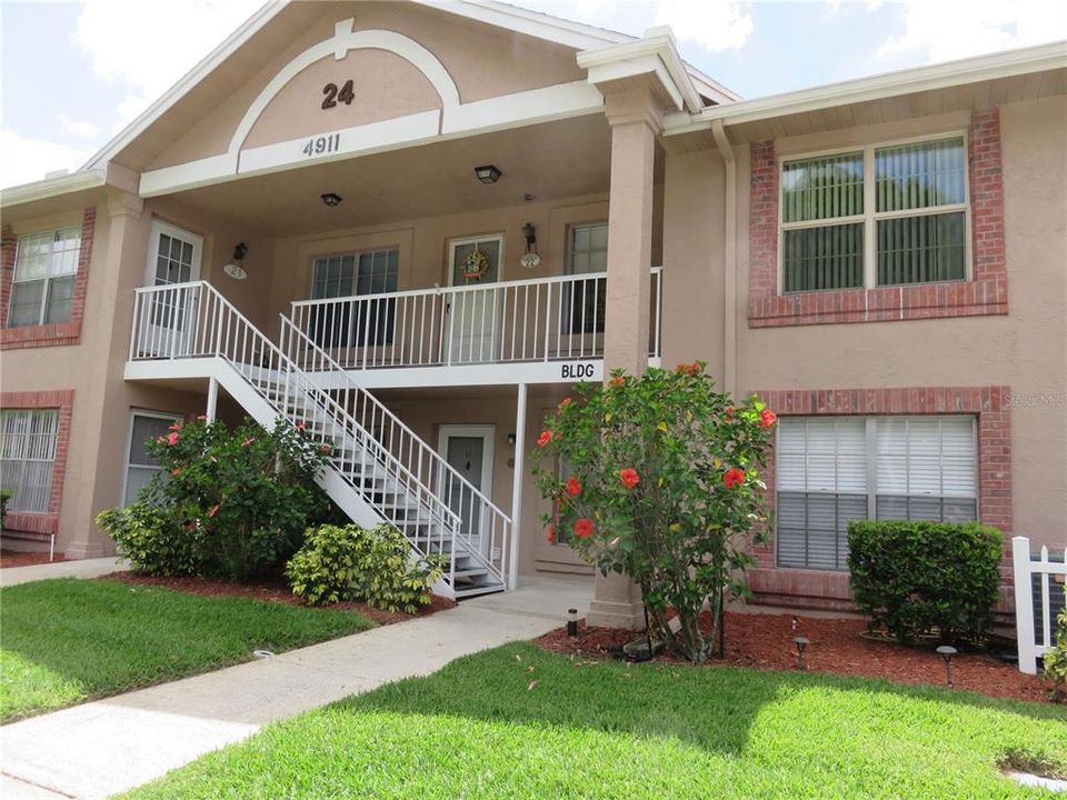 For Rent: $1,295 (2 beds, 2 baths, 935 Square Feet)