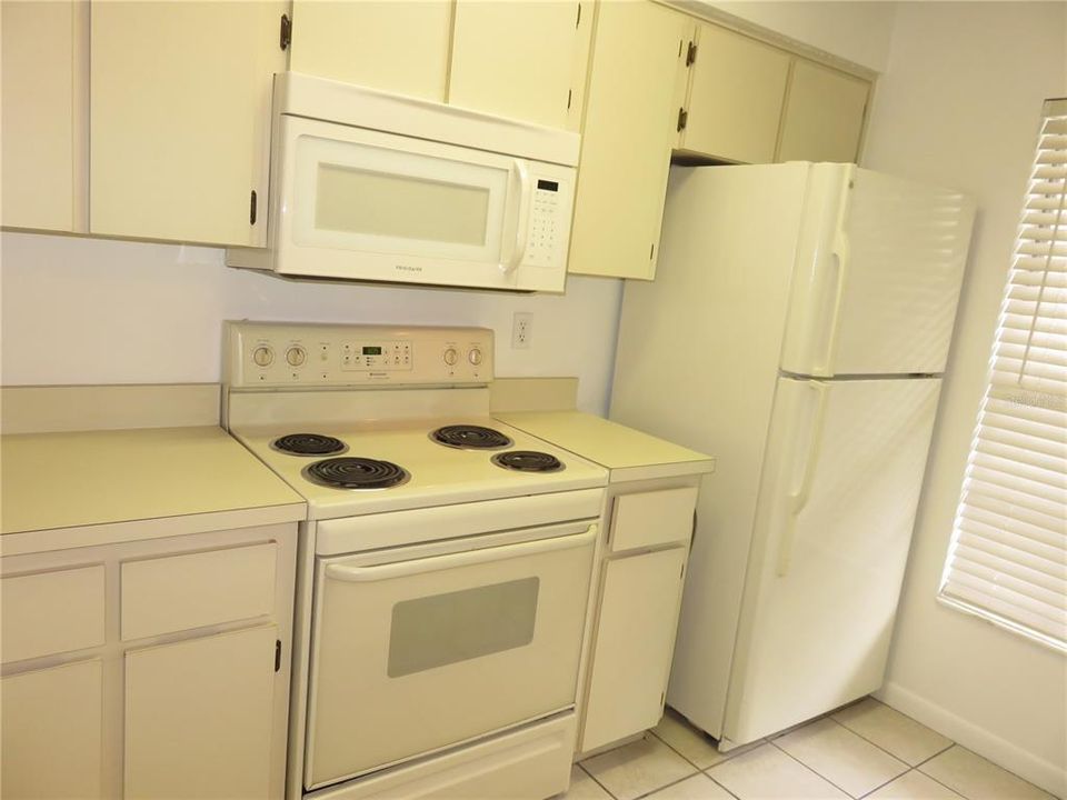 For Rent: $1,295 (2 beds, 2 baths, 935 Square Feet)