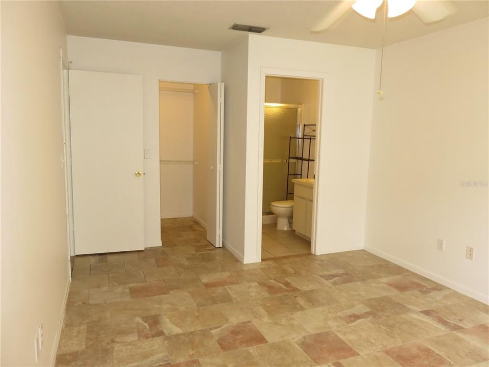 For Rent: $1,295 (2 beds, 2 baths, 935 Square Feet)