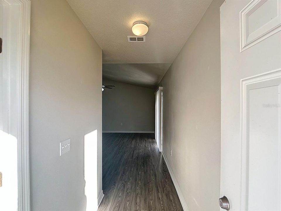 For Sale: $327,200 (3 beds, 2 baths, 1260 Square Feet)