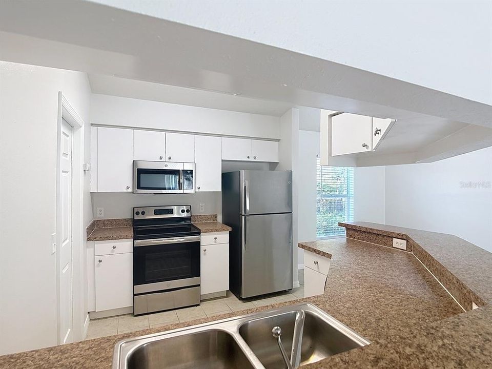 For Sale: $327,200 (3 beds, 2 baths, 1260 Square Feet)