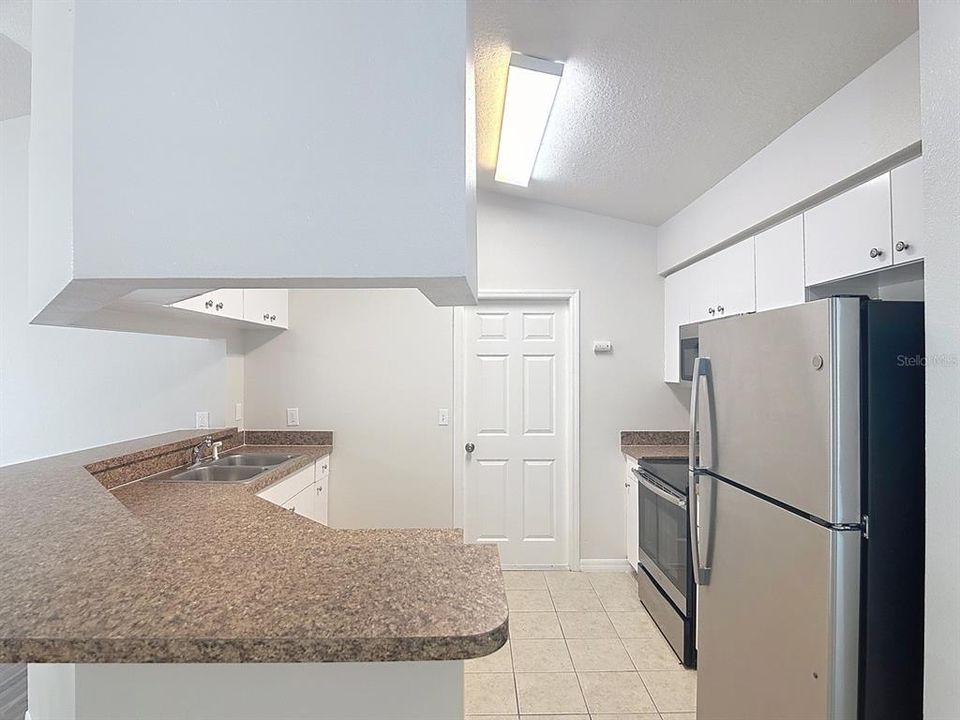 For Sale: $327,200 (3 beds, 2 baths, 1260 Square Feet)