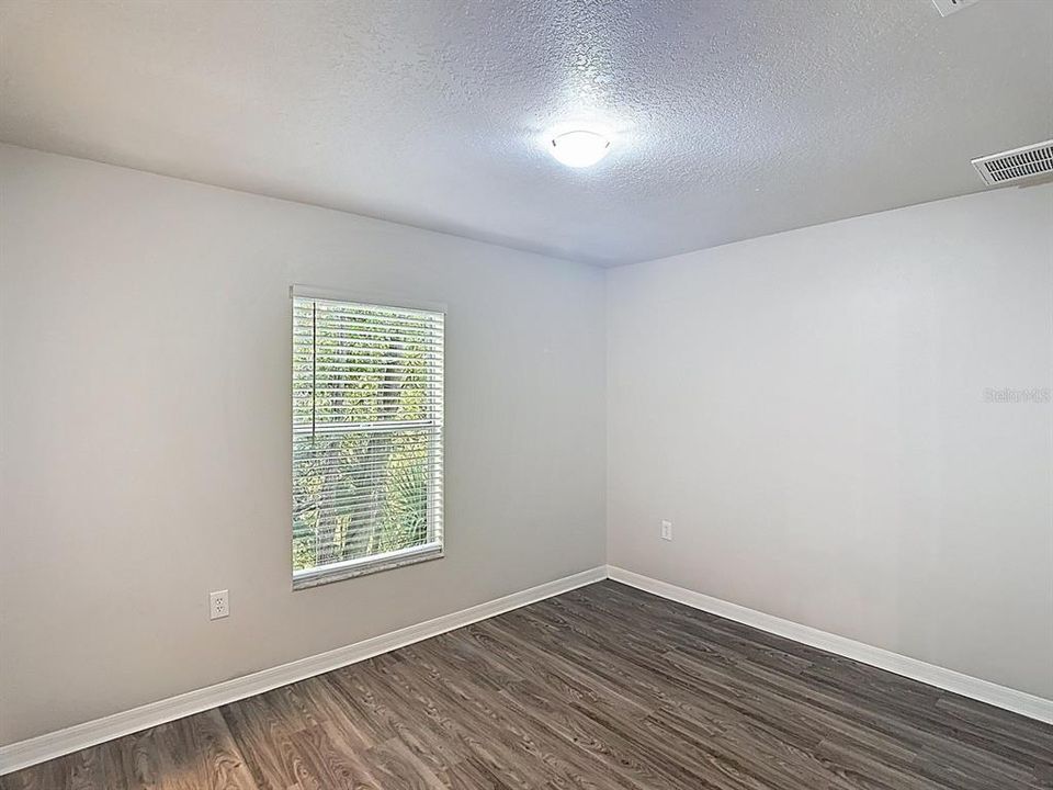 For Sale: $327,200 (3 beds, 2 baths, 1260 Square Feet)