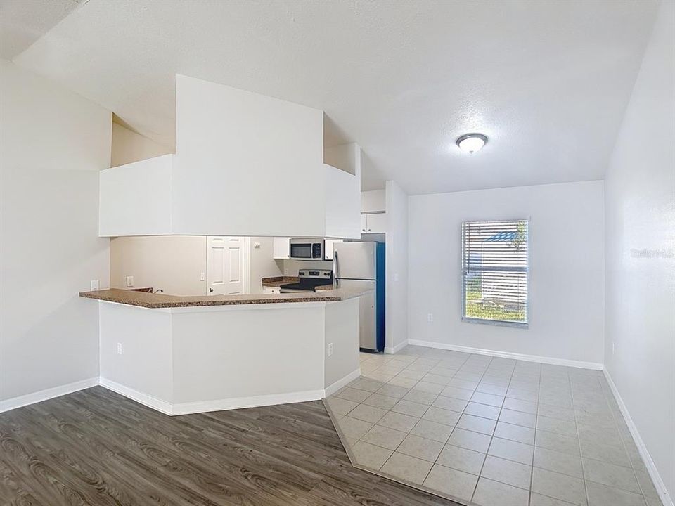 For Sale: $327,200 (3 beds, 2 baths, 1260 Square Feet)