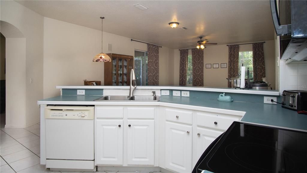 For Sale: $389,000 (3 beds, 2 baths, 2427 Square Feet)