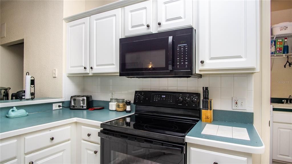 For Sale: $389,000 (3 beds, 2 baths, 2427 Square Feet)