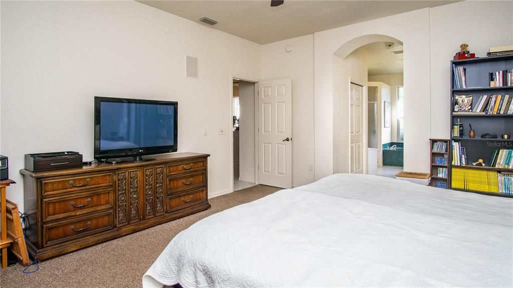 For Sale: $389,000 (3 beds, 2 baths, 2427 Square Feet)