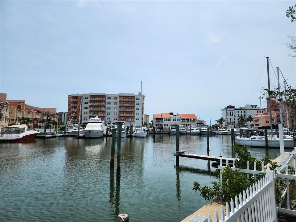 合同活跃: $1,200,000 (0.29 acres)