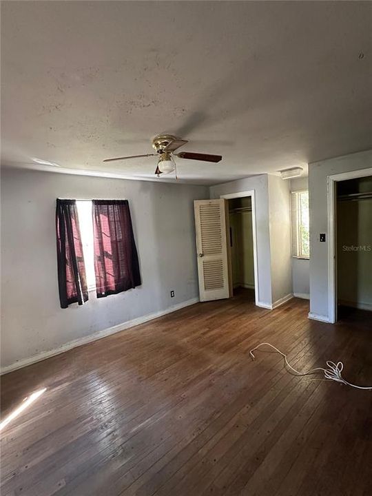 Active With Contract: $179,900 (2 beds, 1 baths, 820 Square Feet)