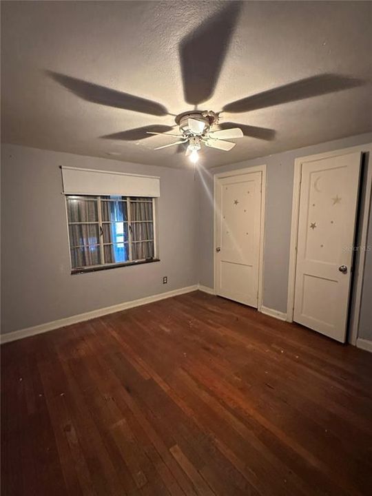 Active With Contract: $179,900 (2 beds, 1 baths, 820 Square Feet)