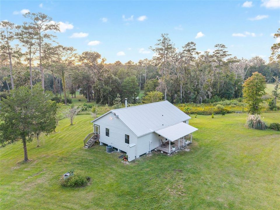 待售: $375,000 (2 贝兹, 2 浴室, 1144 平方英尺)