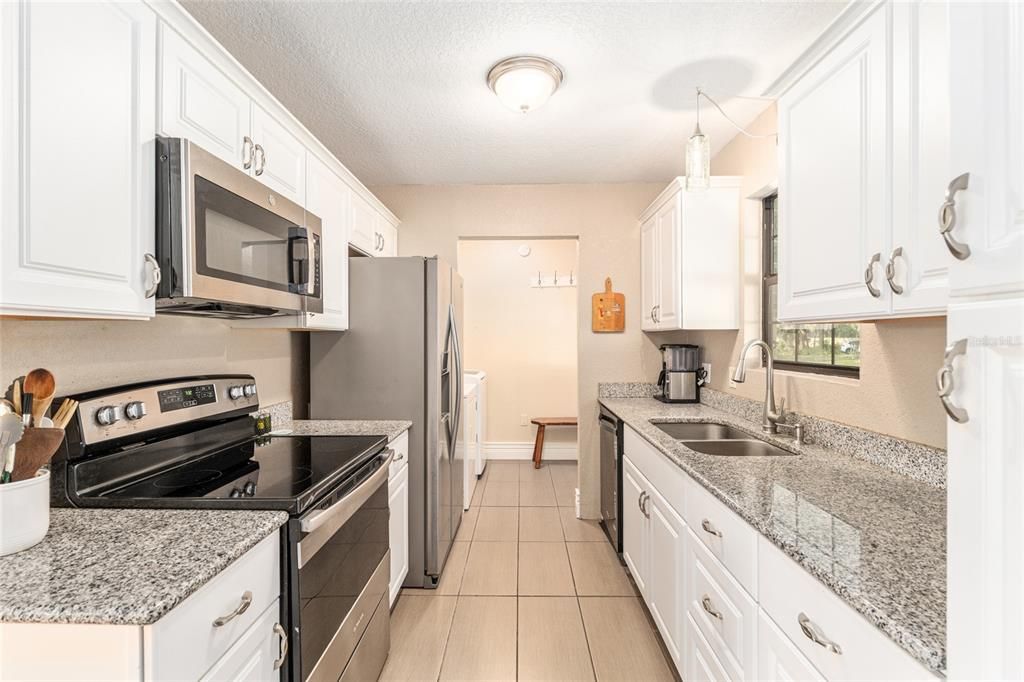 待售: $375,000 (2 贝兹, 2 浴室, 1144 平方英尺)