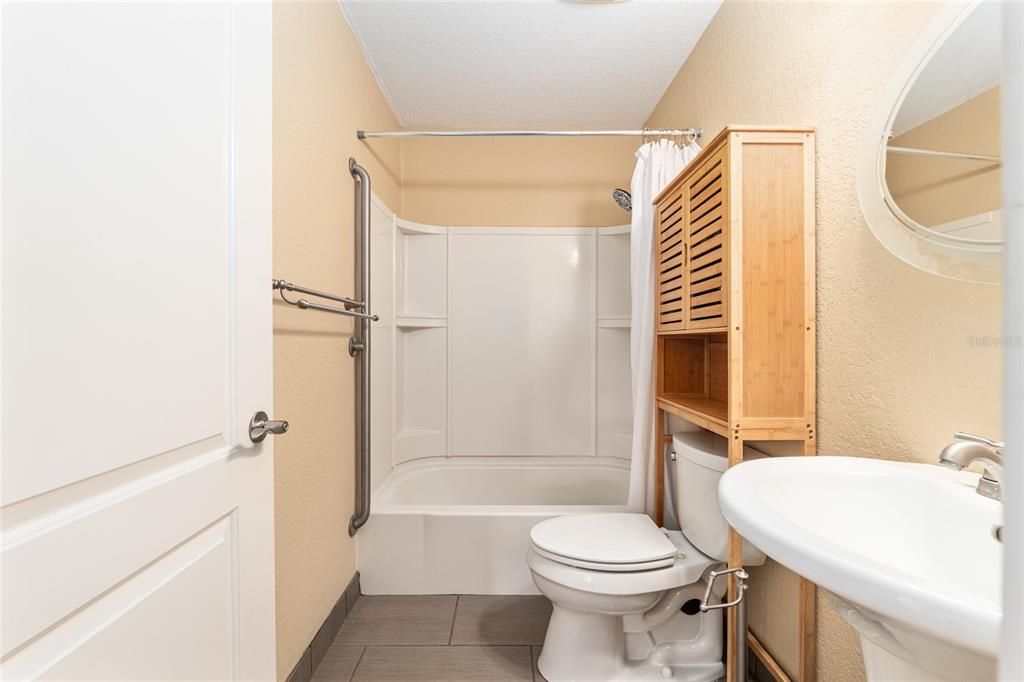 待售: $375,000 (2 贝兹, 2 浴室, 1144 平方英尺)