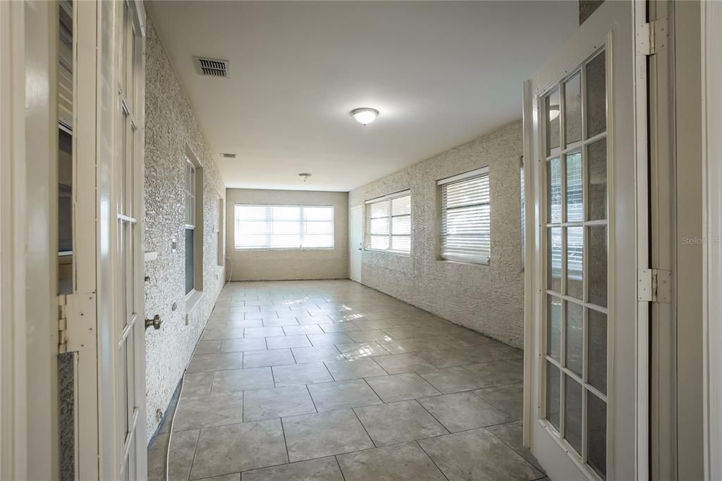 For Rent: $1,895 (3 beds, 2 baths, 2160 Square Feet)