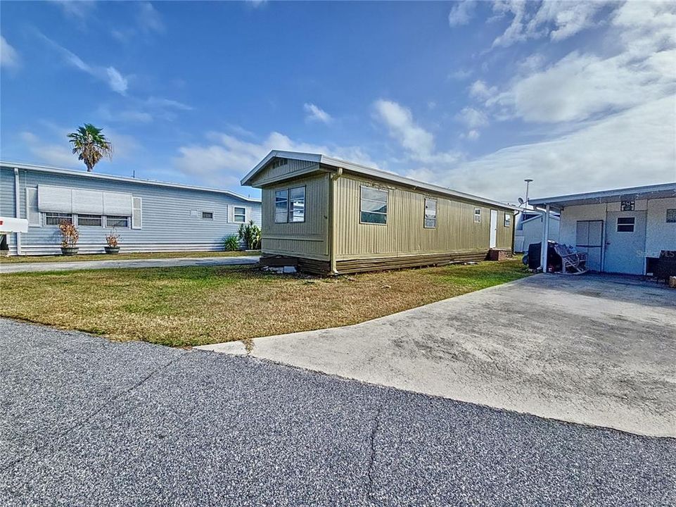 For Rent: $1,000 (1 beds, 1 baths, 678 Square Feet)