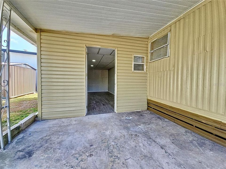 For Rent: $1,000 (1 beds, 1 baths, 678 Square Feet)