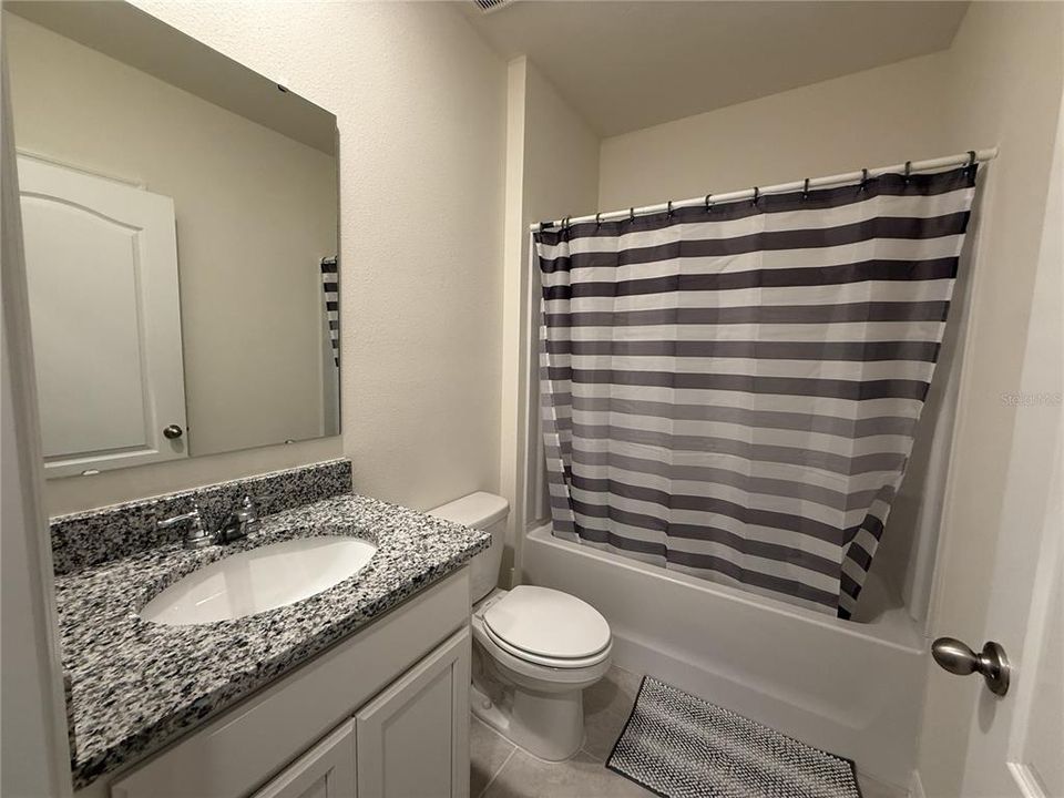 出租: $2,200 (4 贝兹, 2 浴室, 1665 平方英尺)