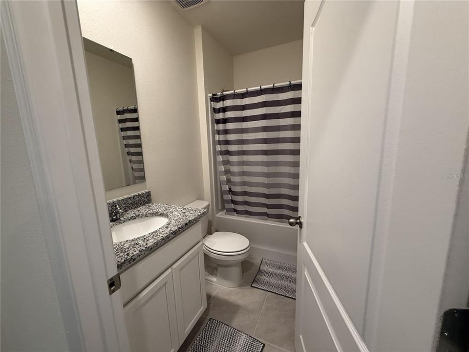 出租: $2,200 (4 贝兹, 2 浴室, 1665 平方英尺)