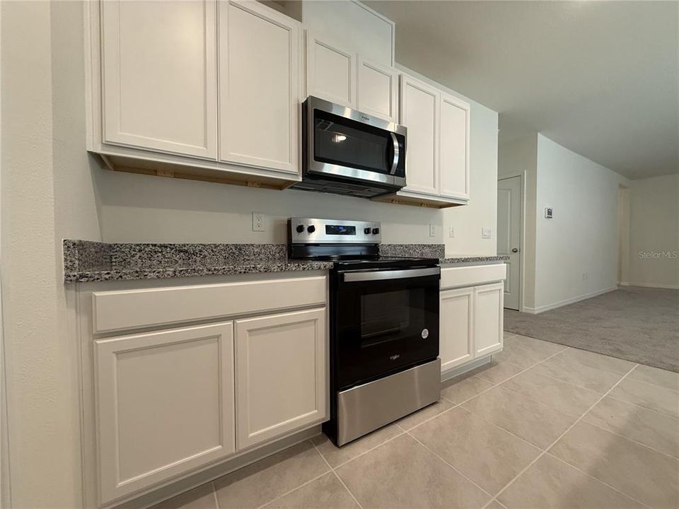 出租: $2,200 (4 贝兹, 2 浴室, 1665 平方英尺)