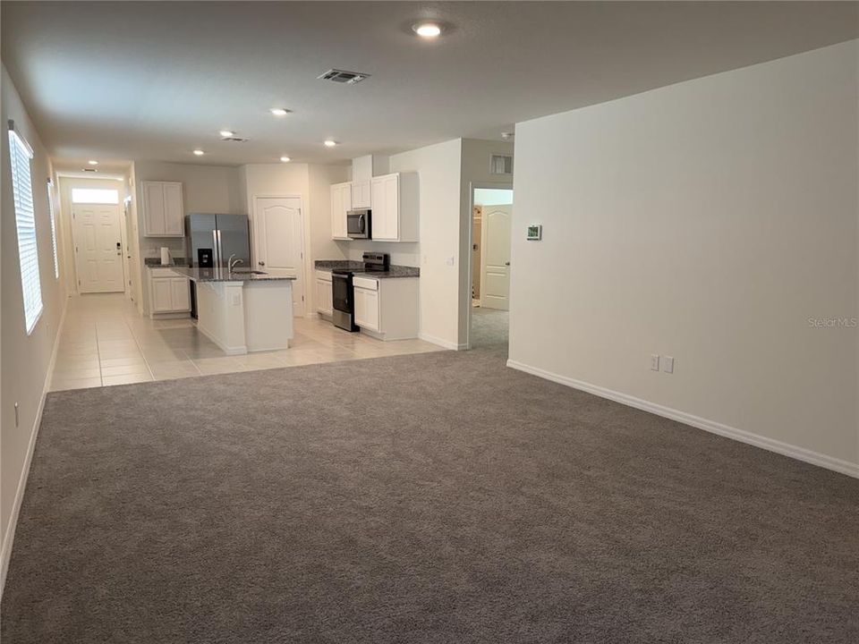 出租: $2,200 (4 贝兹, 2 浴室, 1665 平方英尺)