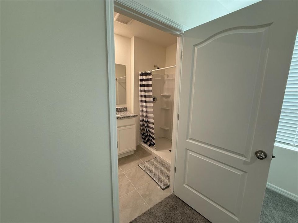 出租: $2,200 (4 贝兹, 2 浴室, 1665 平方英尺)