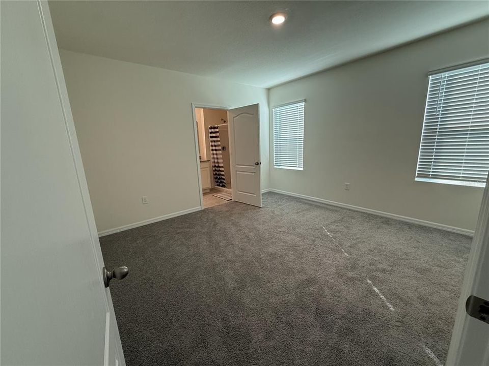 出租: $2,200 (4 贝兹, 2 浴室, 1665 平方英尺)