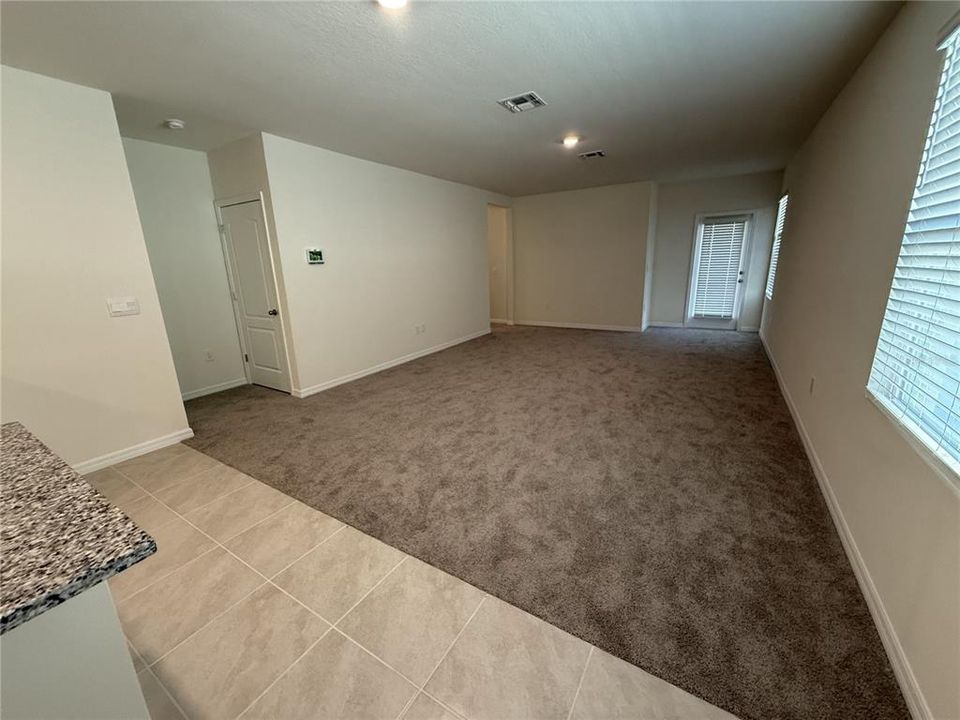 出租: $2,200 (4 贝兹, 2 浴室, 1665 平方英尺)