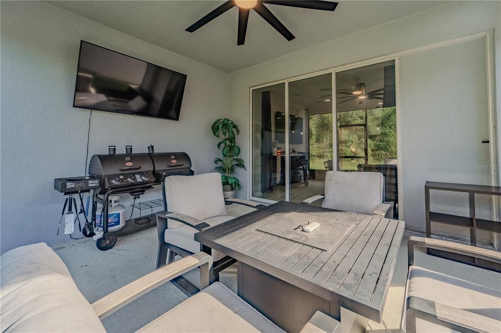 For Sale: $399,900 (4 beds, 2 baths, 2133 Square Feet)