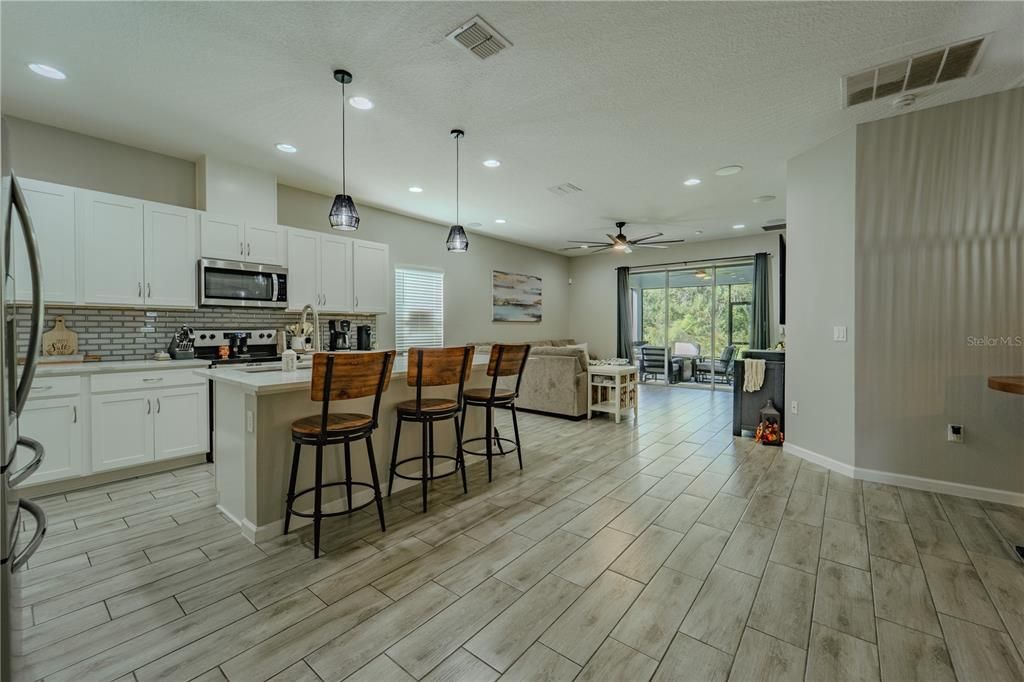 For Sale: $399,900 (4 beds, 2 baths, 2133 Square Feet)