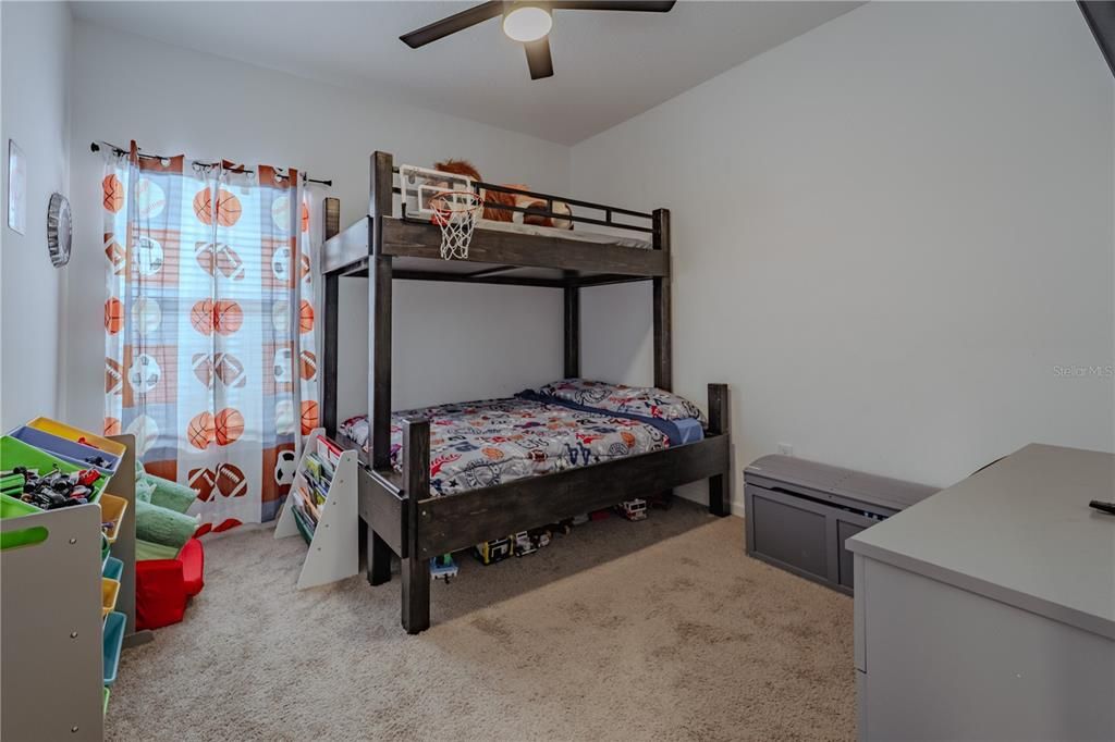 For Sale: $399,900 (4 beds, 2 baths, 2133 Square Feet)