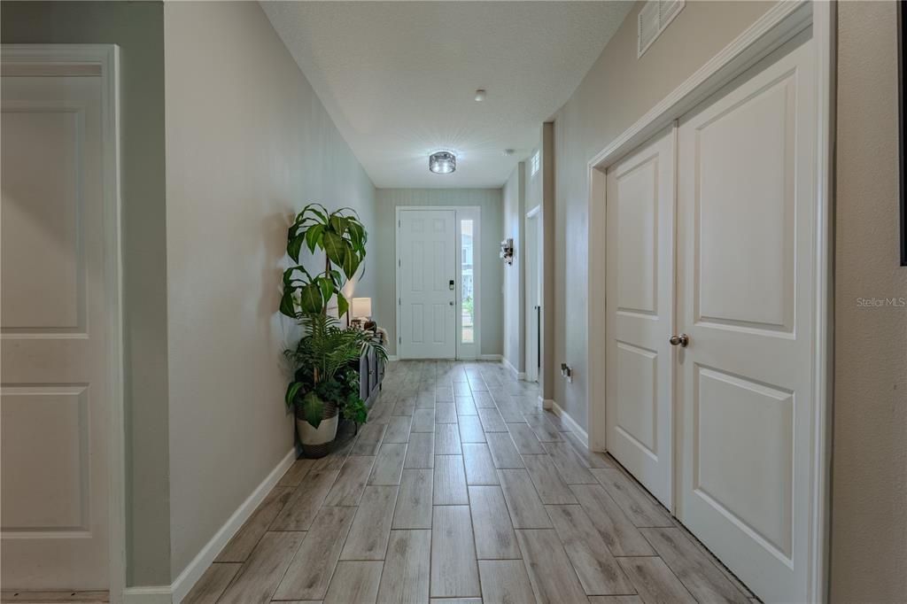 For Sale: $399,900 (4 beds, 2 baths, 2133 Square Feet)