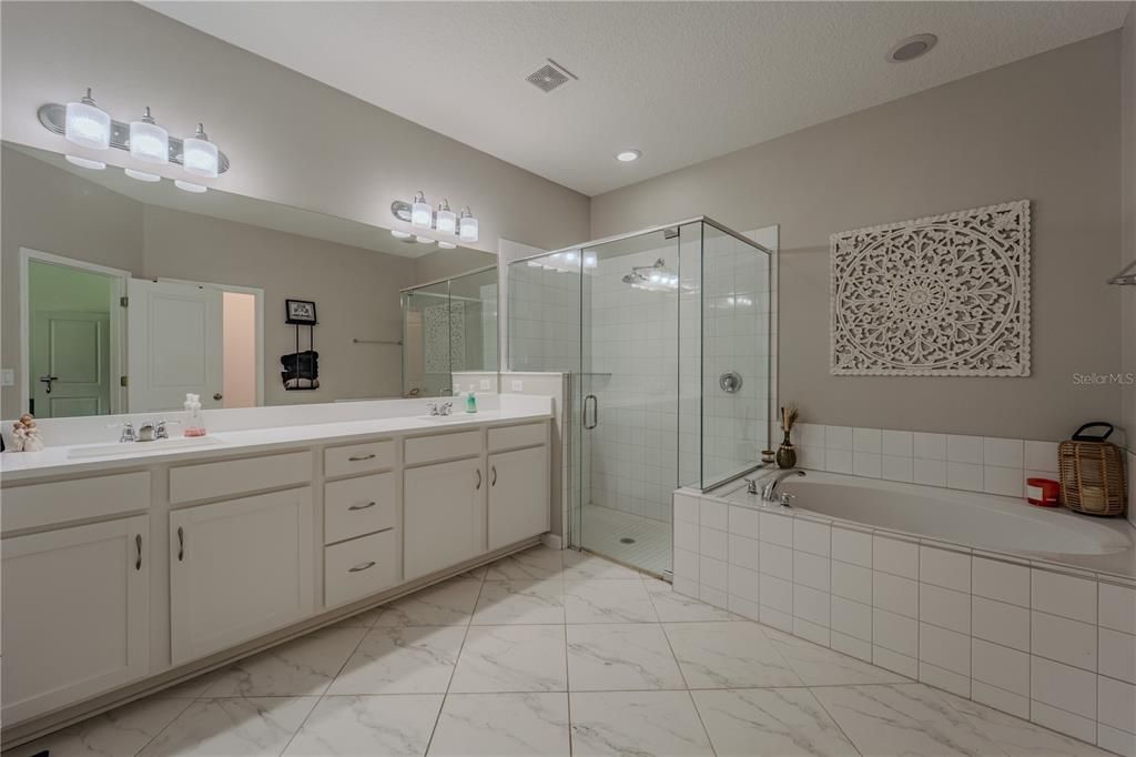 For Sale: $399,900 (4 beds, 2 baths, 2133 Square Feet)