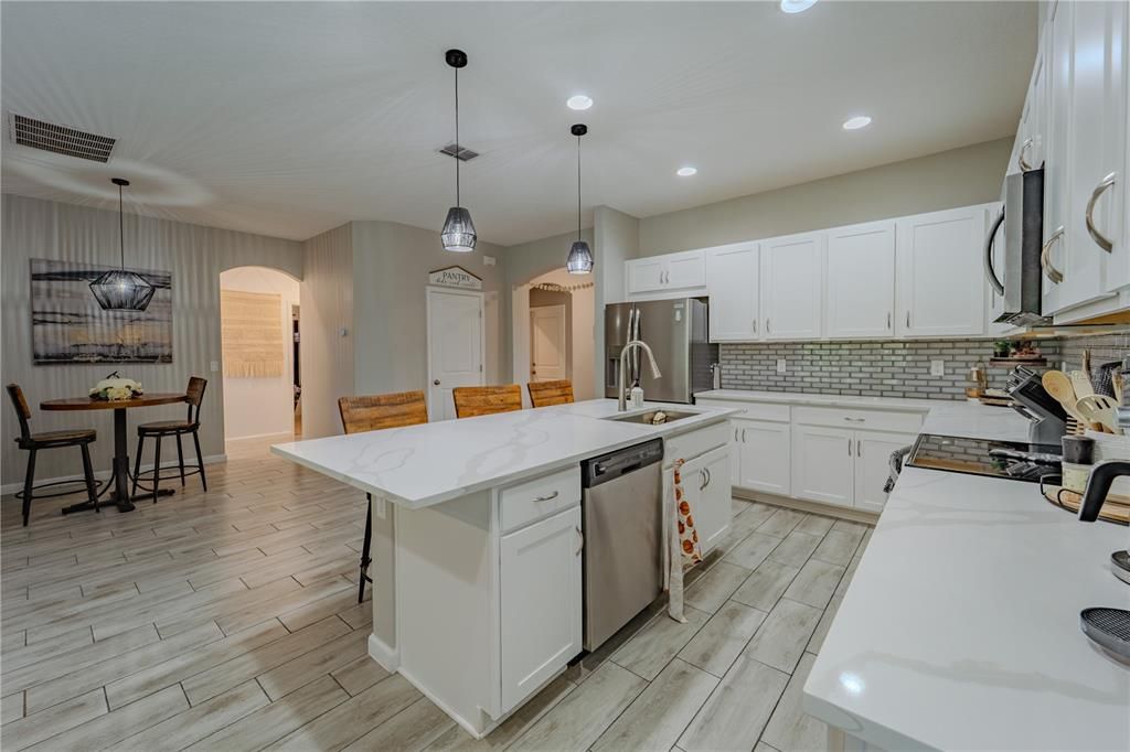 For Sale: $399,900 (4 beds, 2 baths, 2133 Square Feet)