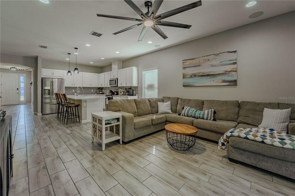 For Sale: $399,900 (4 beds, 2 baths, 2133 Square Feet)