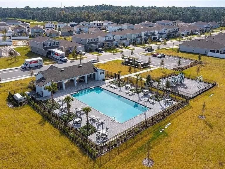 For Sale: $399,900 (4 beds, 2 baths, 2133 Square Feet)