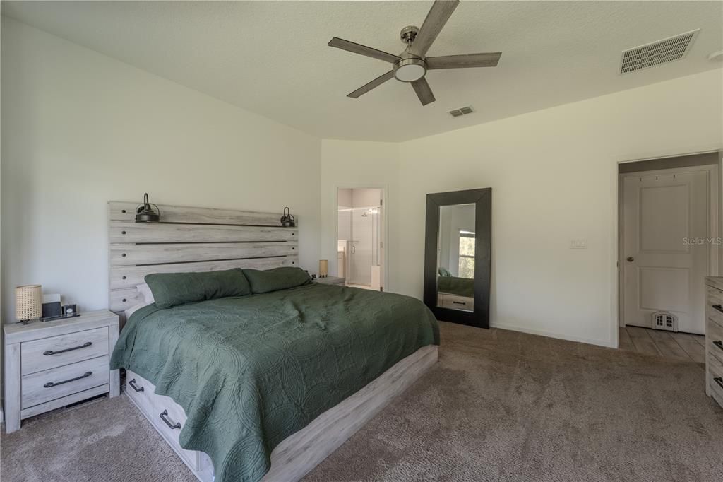 For Sale: $399,900 (4 beds, 2 baths, 2133 Square Feet)