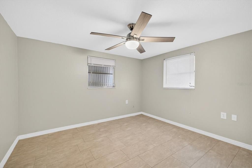 Active With Contract: $199,000 (2 beds, 1 baths, 1113 Square Feet)