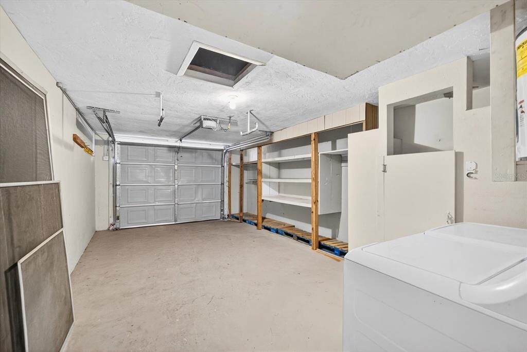 Active With Contract: $199,000 (2 beds, 1 baths, 1113 Square Feet)